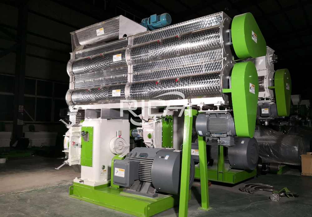 Livestock pellet machine