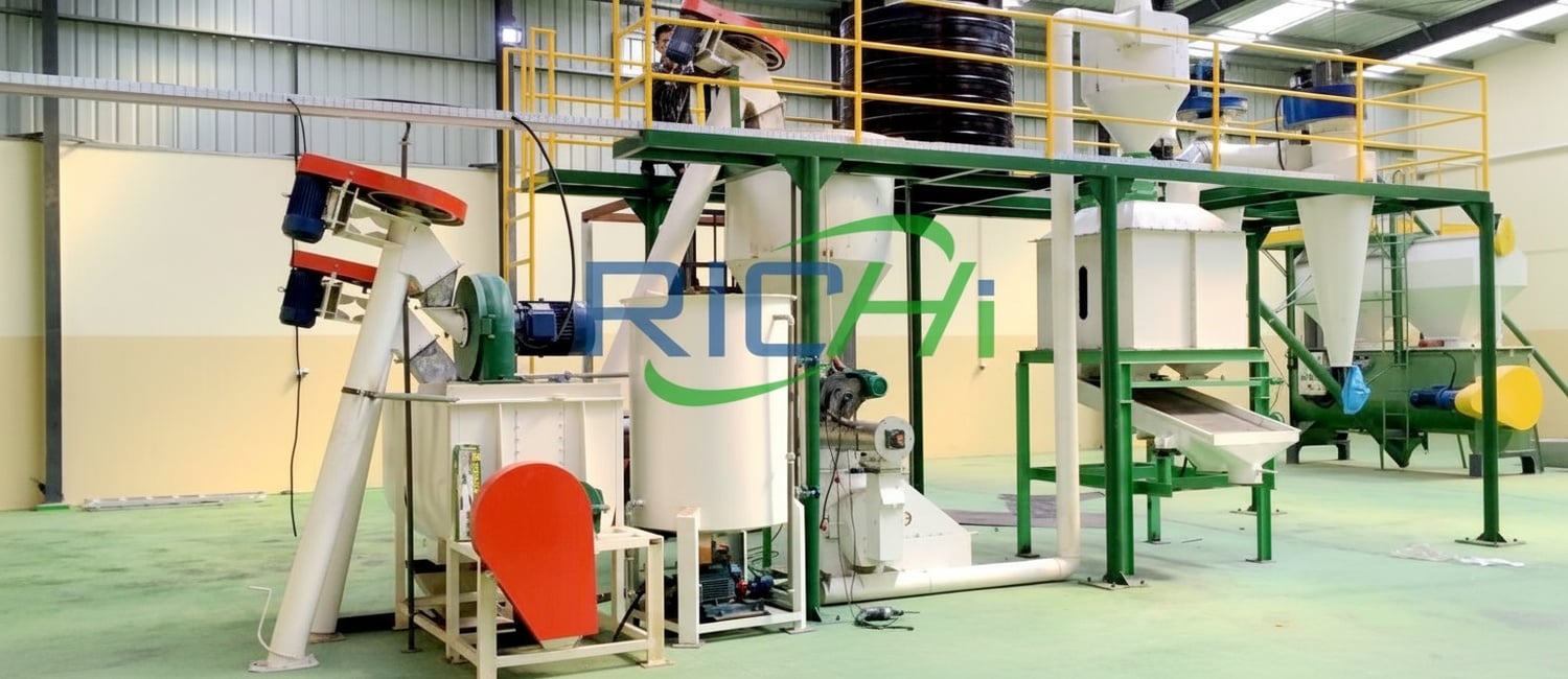 Photos réelles d'une usine de transformation d'aliments pour animaux de compagnie