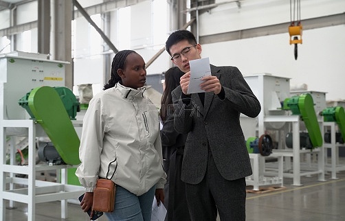 Rwandan clients visit
