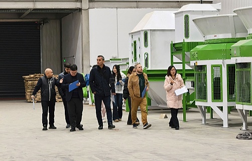 Uzbek clients visit